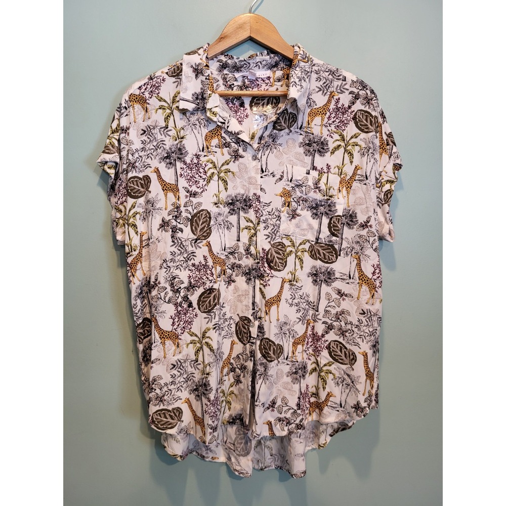 NWOT Jane & Delancey Giraffe Safari Jungle Print Button Up Top Sz L
